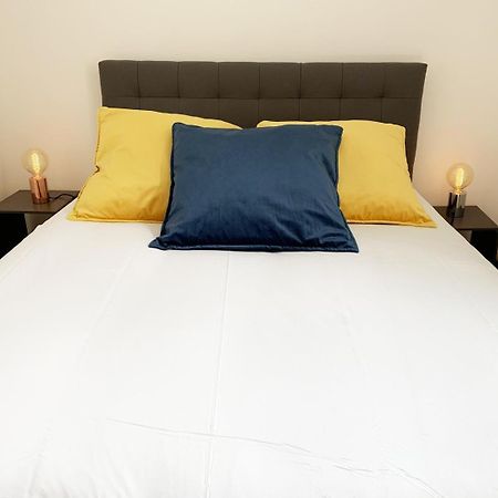 Le Clocher- Appartement Dans Le Coeur De Ville ชาร์ตร ภายนอก รูปภาพ