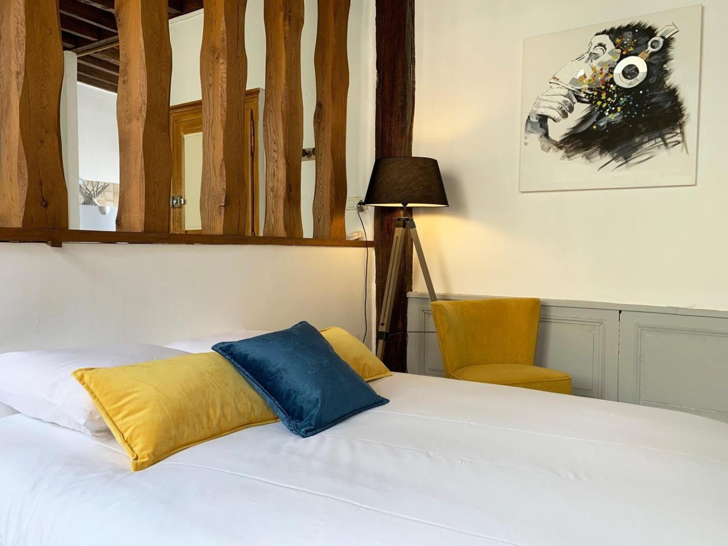 Le Clocher- Appartement Dans Le Coeur De Ville ชาร์ตร ภายนอก รูปภาพ